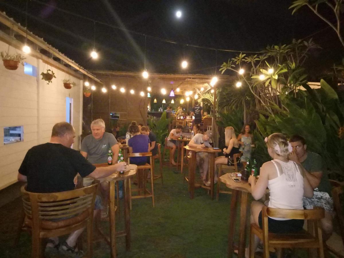 Tiki Bar And More Nusa Lembongan Kültér fotó